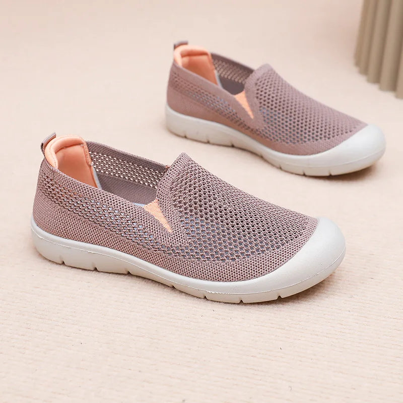 Women's casual shoes are lightweight, non slip, breathable, loafers for commuting and travel, flat shoes for comfortable women's